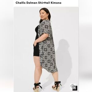 Torrid 5 Dolman kimono paisley light weight Challis Shirttail